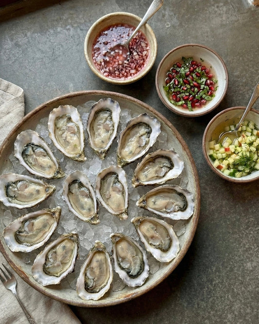 Tre unikke toppings til østers: Fra den klassiske Mignonette til moderne favoritter - CARDENAU