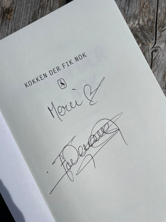 Signeret bog - Kokken Der Fik Nok - CARDENAU